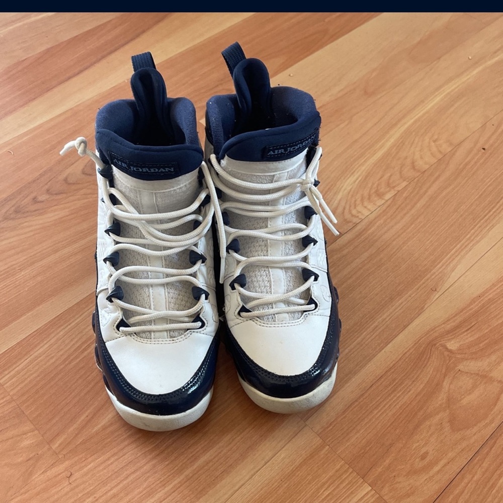 Air Jordan 9 unc